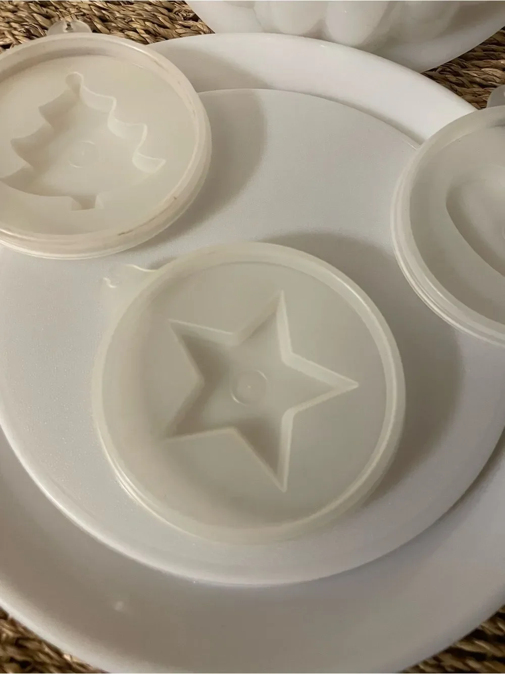 Vintage White Tupperware Jello Mold with 4 Lids Heart Star Christmas Tree Flower